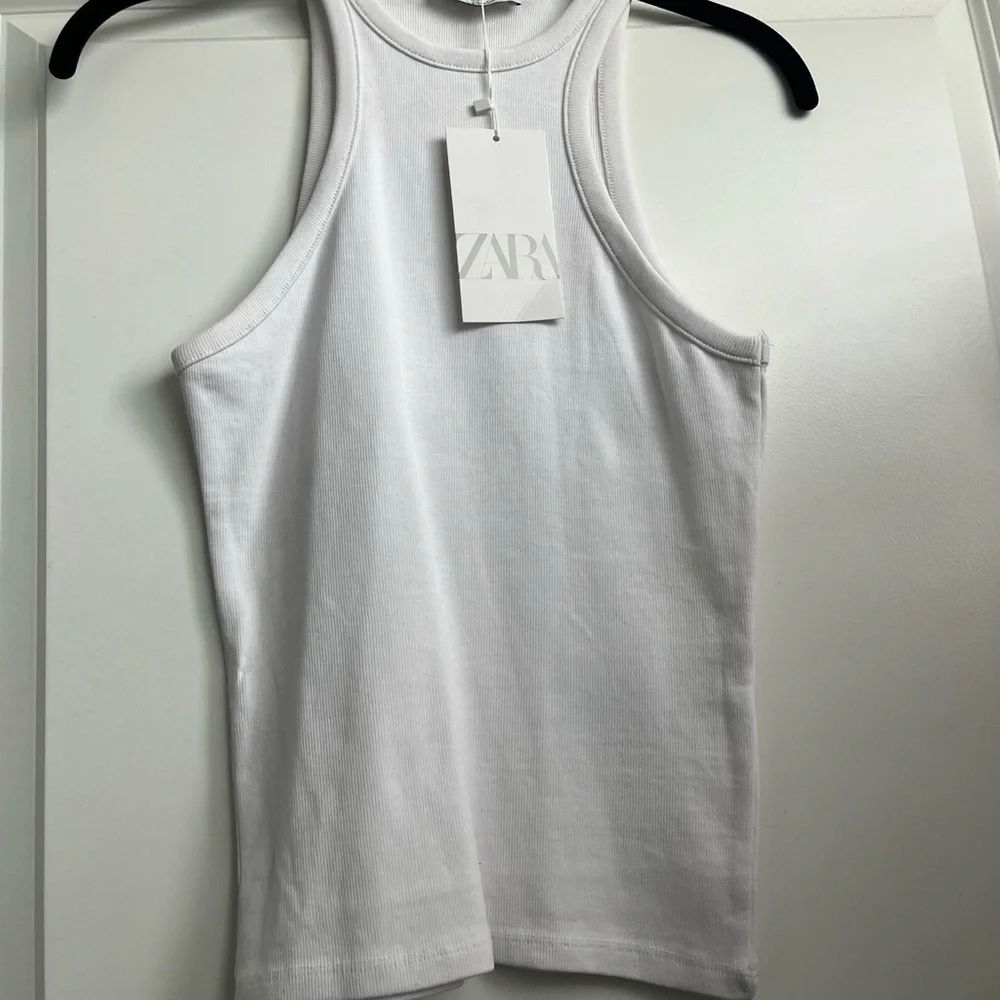 Zara White Ribbed Tank with Racerback - Picture 4 of 4